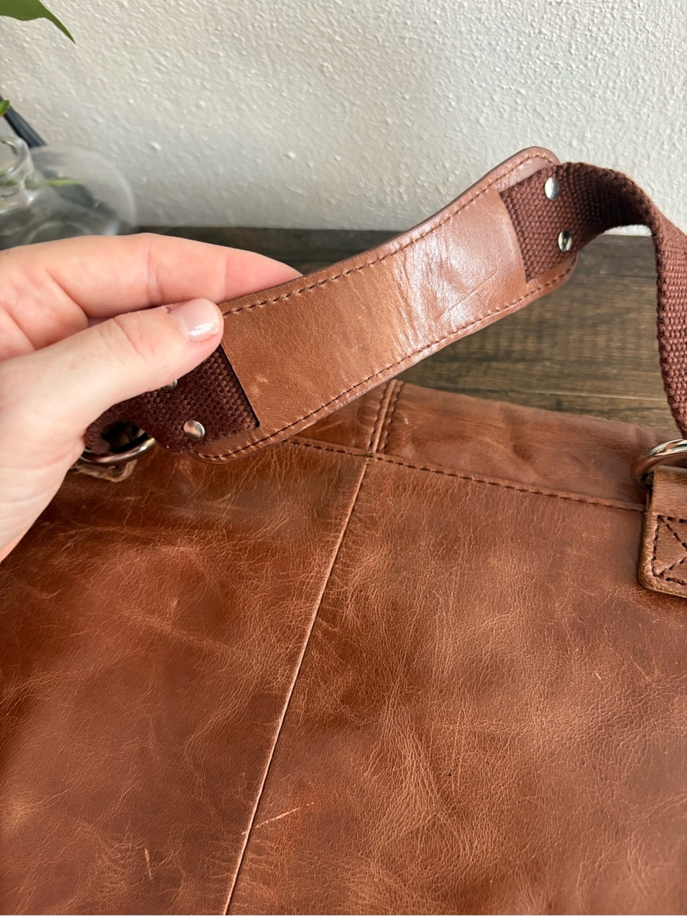 The Sak Brown Ventura Leather Crossbody Convertible Backpack Messenger Bag - Picture 4 of 7